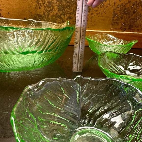 Viking Glass Green Lettuce Cabbage Leaf Salad Serving Bowl Set 4 Small 1 Large - Picture 6 of 10